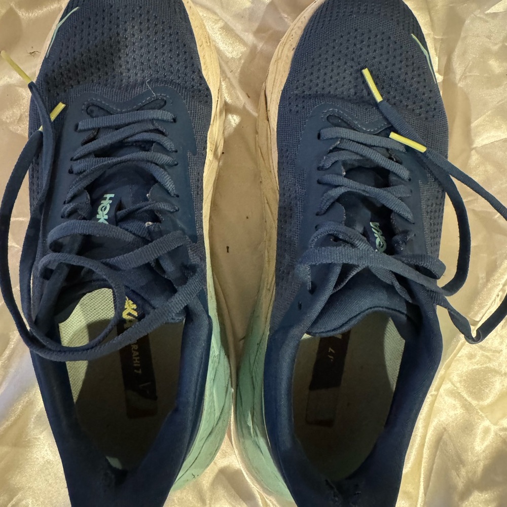 Hoka Women’s Arahi 7 Size 9B